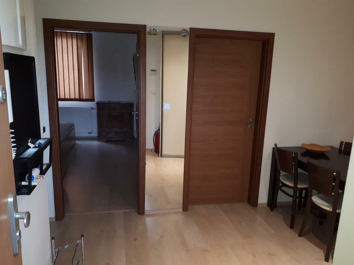 Ferienwohnung Utulny Apartman V Bratislava 6 Exterior foto